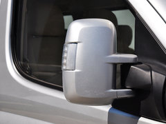 新途V80 2014款 2.5T 手动 商杰版长轴中顶