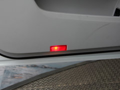 奔驰E级 2014款 E260L 1.8T 自动 运动轿车