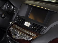 英菲尼迪Q70 2013款 2.5L 自动 雅致版