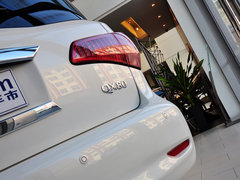 英菲尼迪QX80 2013款 5.6L 自动 4WD 7座