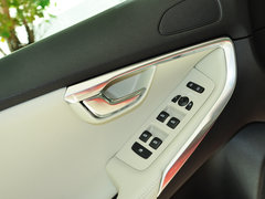 沃尔沃V40 2014款 2.0T 自动 智雅版
