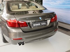 华晨宝马  520Li 车辆尾部特写