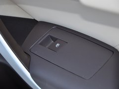 君威 2014款 2.0L 自动 精英时尚型