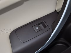 君威 2014款 2.0L 自动 领先时尚型