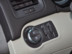 君威 2014款 2.0L 自动 领先时尚型