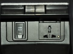 哈弗H6 2013款 升级版 2.4L 自动 两驱 尊贵型 5座