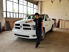 RAM Trucks霸王龙 2014款 Ram1500 5.7L R/T 改装两门版