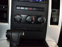 RAM Trucks霸王龙 2014款 Ram1500 5.7L R/T 改装两门版