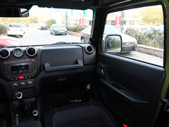 北京BJ40 2014款 2.4L 手动 穿越版