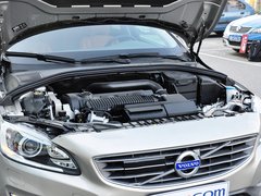 沃尔沃亚太  2.0T 发动机主体特写