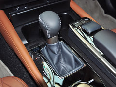雷克萨斯GS 2014款 300h 2.5L CVT 领先版
