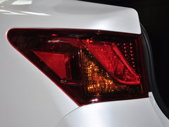 雷克萨斯GS 2014款 300h 2.5L CVT 领先版