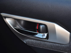 雷克萨斯CT 2014款 200h 1.8L CVT 精英版（双色）