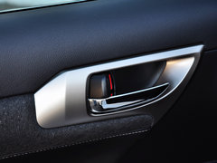 雷克萨斯CT 2014款 200h 1.8L CVT 精英版（双色）