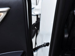 雷克萨斯CT 2014款 200h 1.8L CVT 舒适版（双色）
