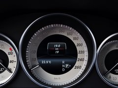 奔驰E级 2014款 改款E300L 3.0L 自动 运动豪华型