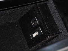 奔驰E级 2014款 改款E300L 3.0L 自动 运动豪华型