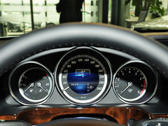 北京奔驰 E260L 1.8T 自动 方向盘后方仪表盘