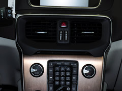 沃尔沃V40 2014款 Cross Country 2.0T T5 AWD 智尊版