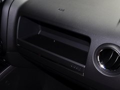 自由客 2014款 2.0L CVT 运动增强版 5座