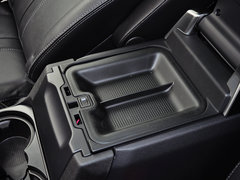 发现 2014款 3.0T SD V6 HSE柴油版