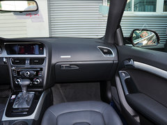 奥迪A5 2014款 45TFSI 2.0T CVT Cabriolet 风尚版