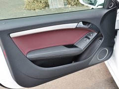 奥迪A5 2014款 45TFSI 2.0T CVT Coupe 风尚版