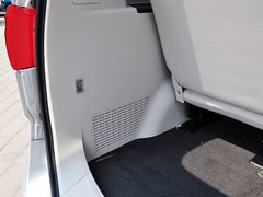 上汽大通MAXUS G10 2014款 2.0T 手动 精英版 7座