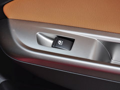 宝骏610 2014款 1.5L 自动 豪华型