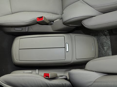 别克GL8 2014款 3.0L 自动 XT豪华商务旗舰版 7座