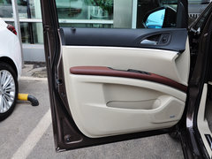 别克GL8 2014款 3.0L 自动 XT豪华商务旗舰版 7座