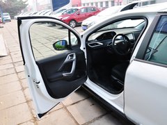 标致2008 2014款 1.6L 自动 时尚版 5座