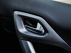 标致2008 2014款 1.6L 自动 时尚版 5座