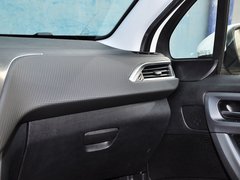 标致2008 2014款 1.6L 手动 时尚版 5座