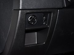 标致3008 2014款 1.6THP 自动 罗兰·加洛斯版 5座