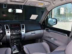 帕杰罗-劲畅 2014款 3.0L 自动 四驱行政版 7座