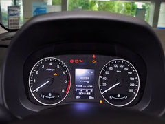 现代ix25 2015款 2.0L 自动 四驱尊贵型 GLX 5座