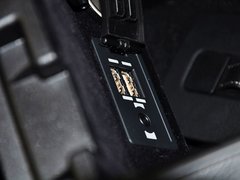 雷克萨斯NX 2015款 300h 锋芒版 全驱 5座