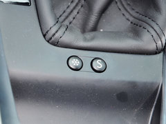 DS 6 2014款 1.6T 自动 尊享版THP200 5座