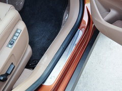 DS 6 2014款 1.6T 自动 尊享版THP200 5座