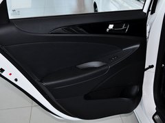 索纳塔八 2014款 2.0L 自动 豪华版