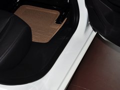 标致408 2014款 1.6T 自动 至尊版