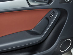 奥迪A4L 2015款 45 TFSI quattro 个性运动型
