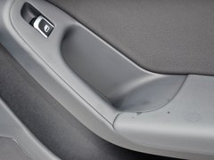 奥迪A4L 2015款 35 TFSI 自动 舒适型