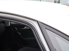 奥迪A4L 2015款 30 TFSI 自动 舒适型
