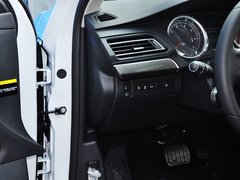 标致408 2014款 1.8L 自动 豪华版