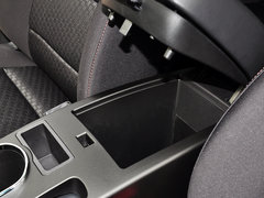 柯兰多 2015款 2.0L 自动 汽油两驱致纯版