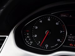 奥迪A8 2014款 45 TFSI quattro豪华型