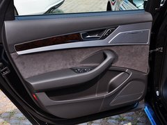 奥迪A8 2014款 45 TFSI quattro舒适型