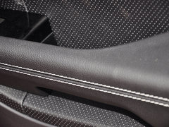揽胜极光（进口） 2015款 2.0T 5门 耀享版